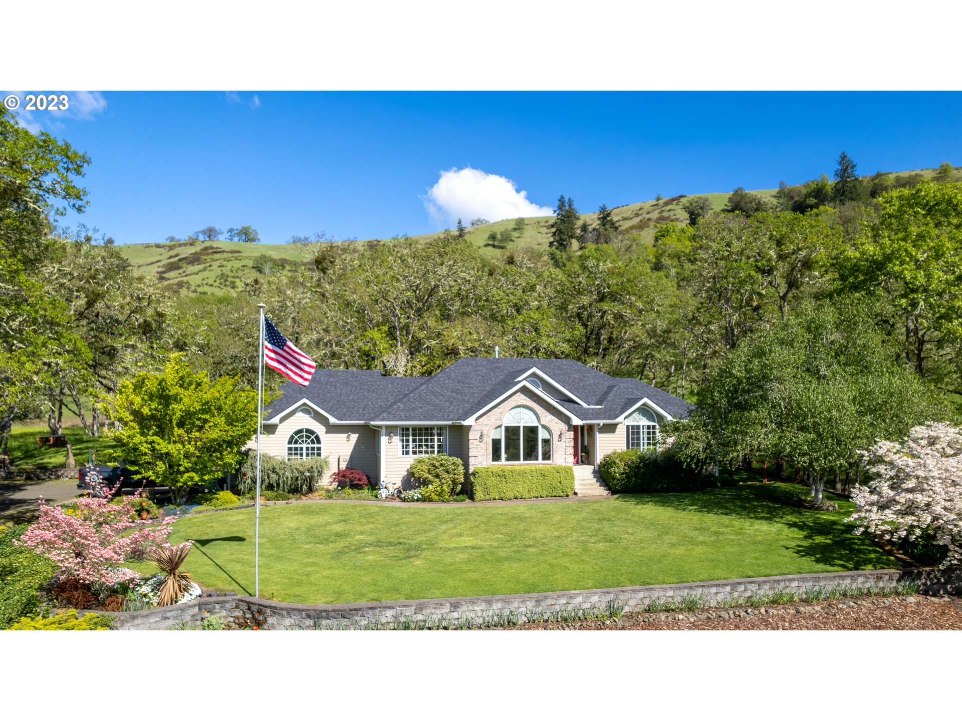 7778 North Bank Road Roseburg, OR 97470 - Photo 1 of 46 Gallery Image 1