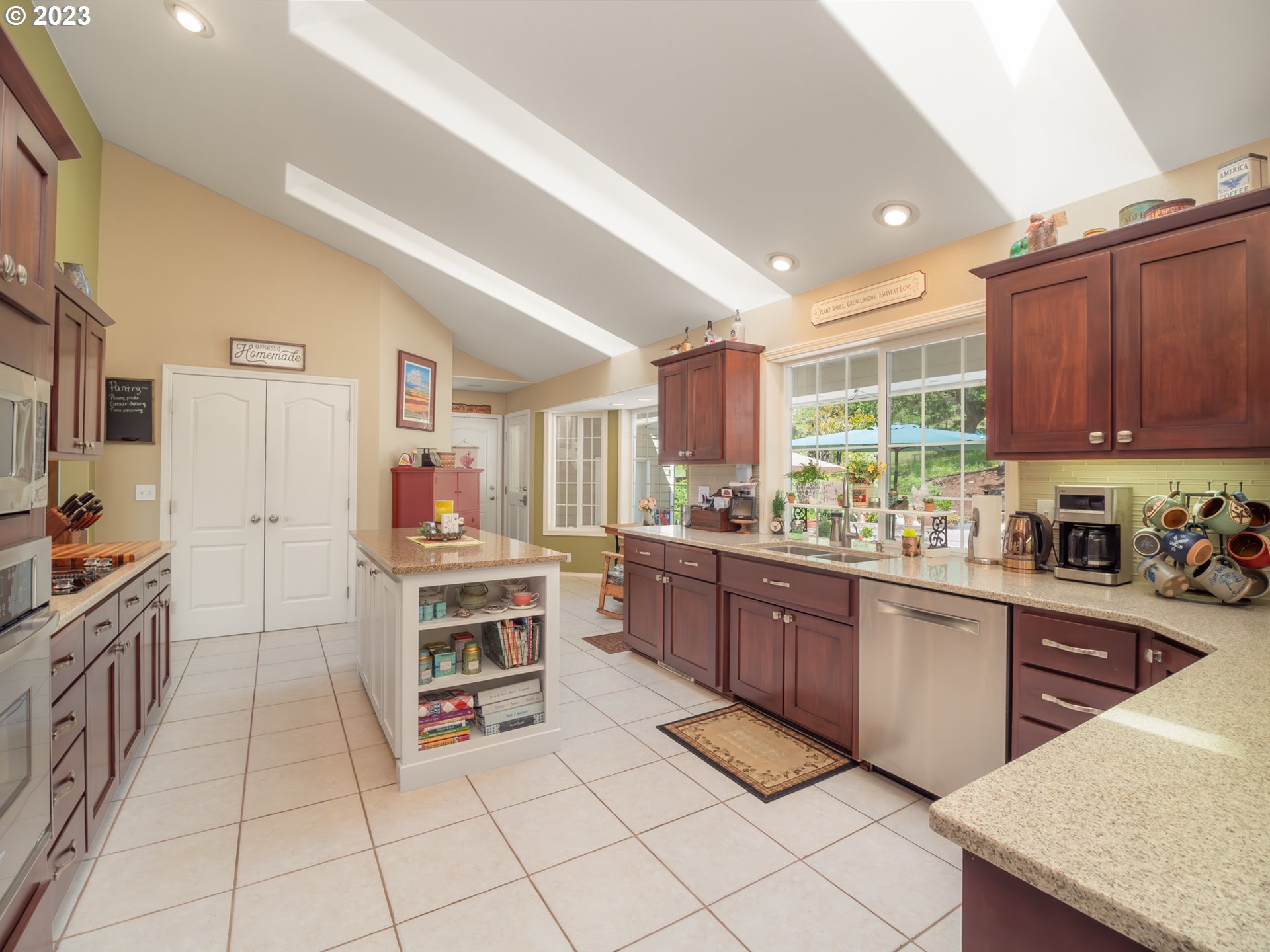 7778 North Bank Road Roseburg, OR 97470 - Photo 12 of 46 Gallery Image 12