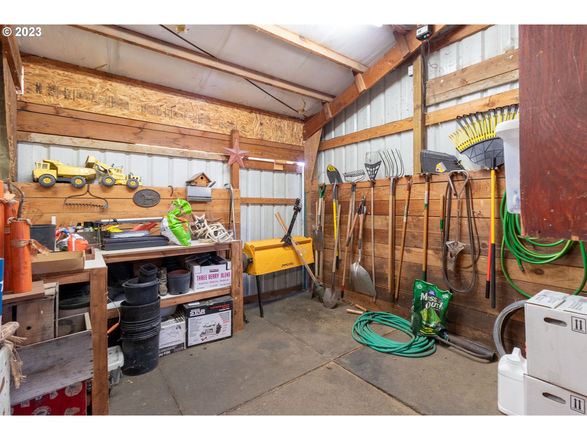7778 North Bank Road Roseburg, OR 97470 - Photo 45 of 46 Gallery Image 45