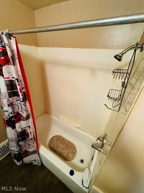 1187 Addison Road Cleveland, OH 44103 - Photo 12 of 25 Bathroom featuring shower / bath combo