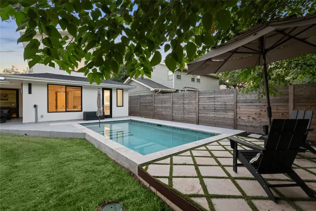 $1,985,000 | 4000 Greystone Drive, Austin, TX 78731