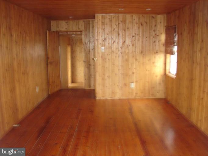295 Russell Road Berryville, VA 22611 - Photo 2 of 8 Living Room