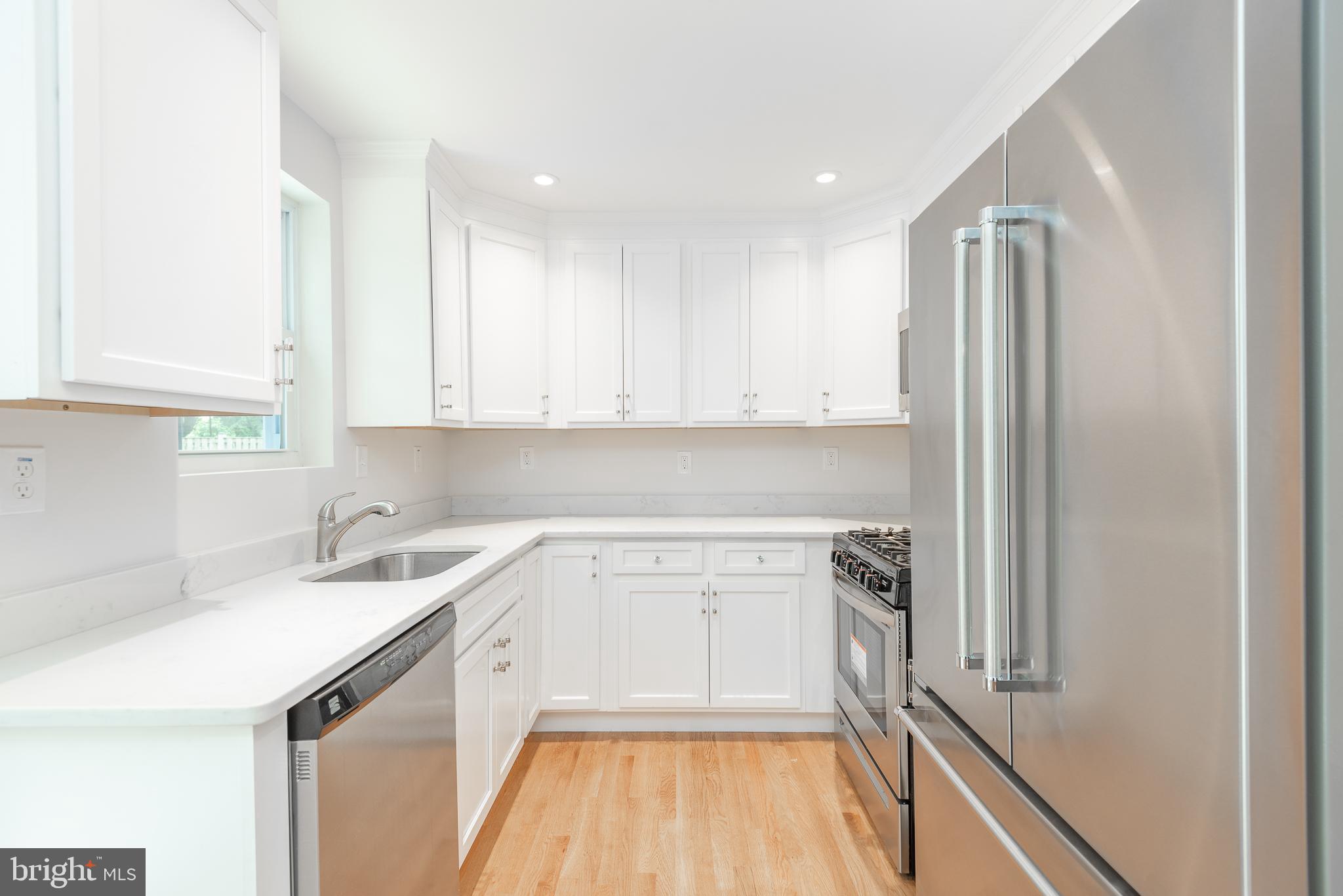 9113 Walden Road Silver Spring, MD 20901 - Photo 11 of 39 New Kitchen - Quartz Counters
