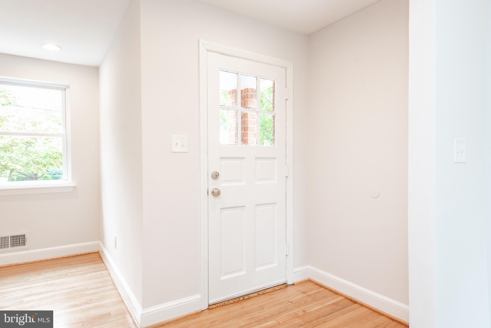 9113 Walden Road Silver Spring, MD 20901 - Photo 4 of 39 Front Door - Interior Foyer Area