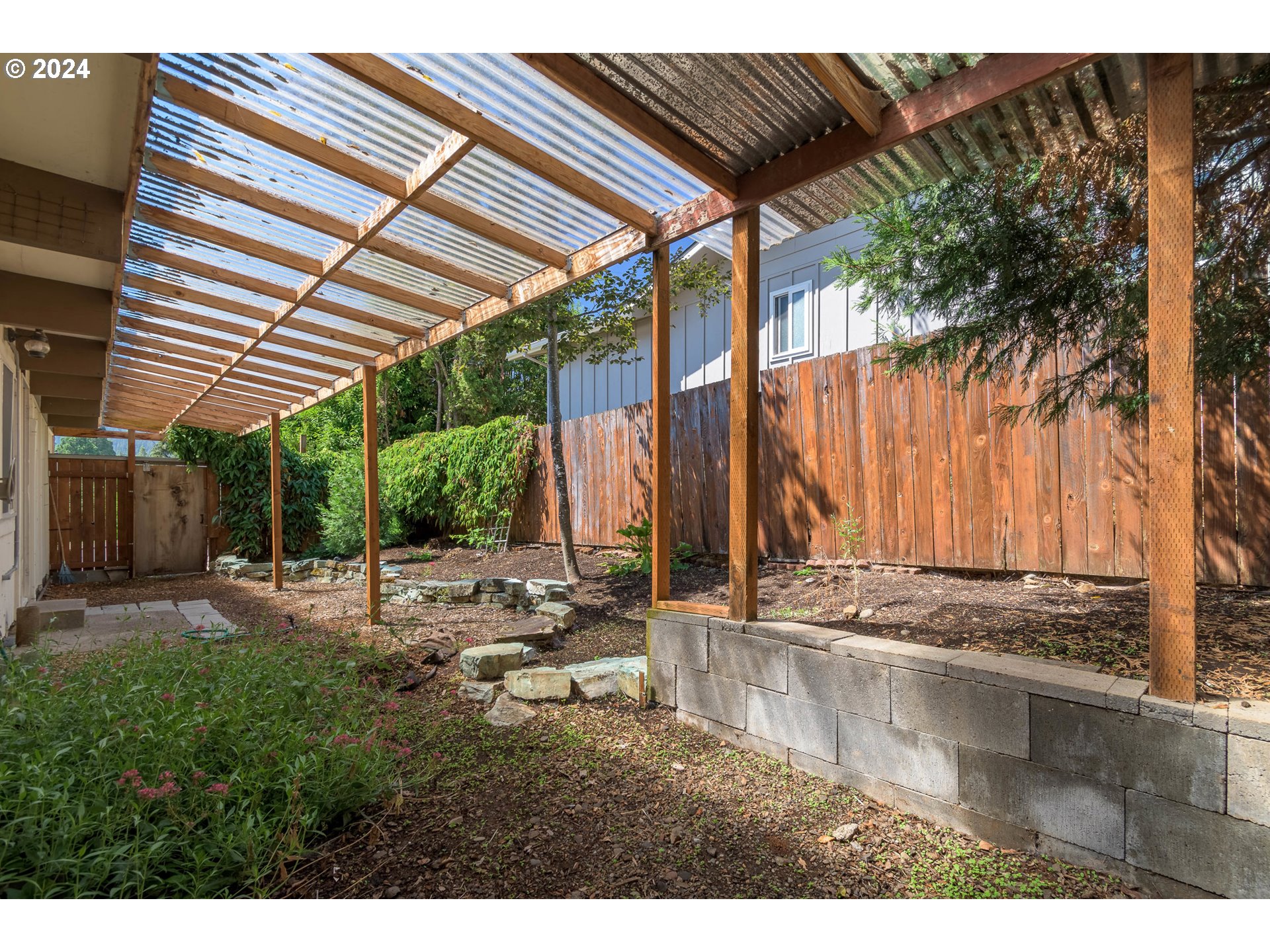 5 West 37th Avenue Eugene, OR 97405 - Photo 20 of 42 Patio