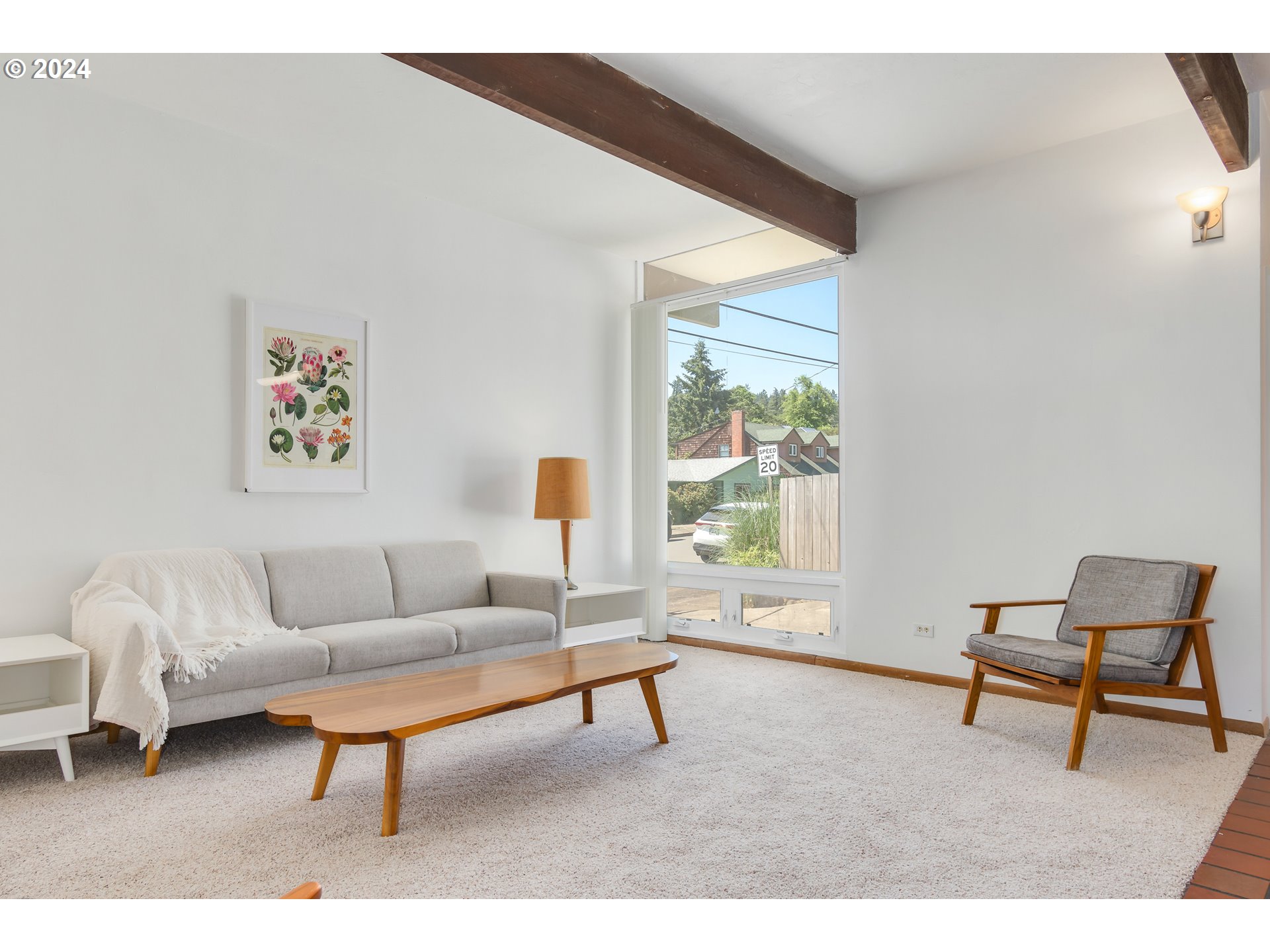 5 West 37th Avenue Eugene, OR 97405 - Photo 26 of 42 Living Room