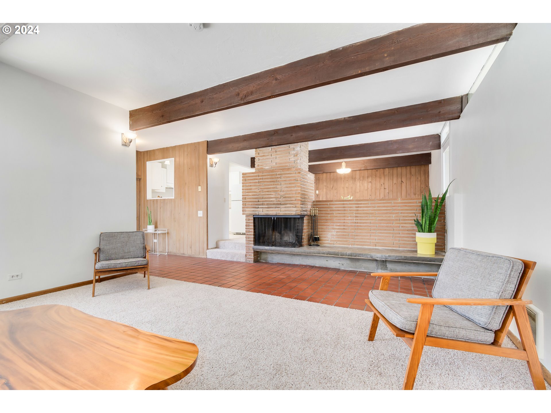 5 West 37th Avenue Eugene, OR 97405 - Photo 27 of 42 Living Room