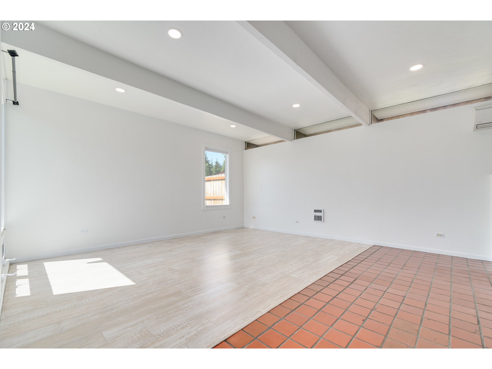 5 West 37th Avenue Eugene, OR 97405 - Photo 4 of 42 Living Room