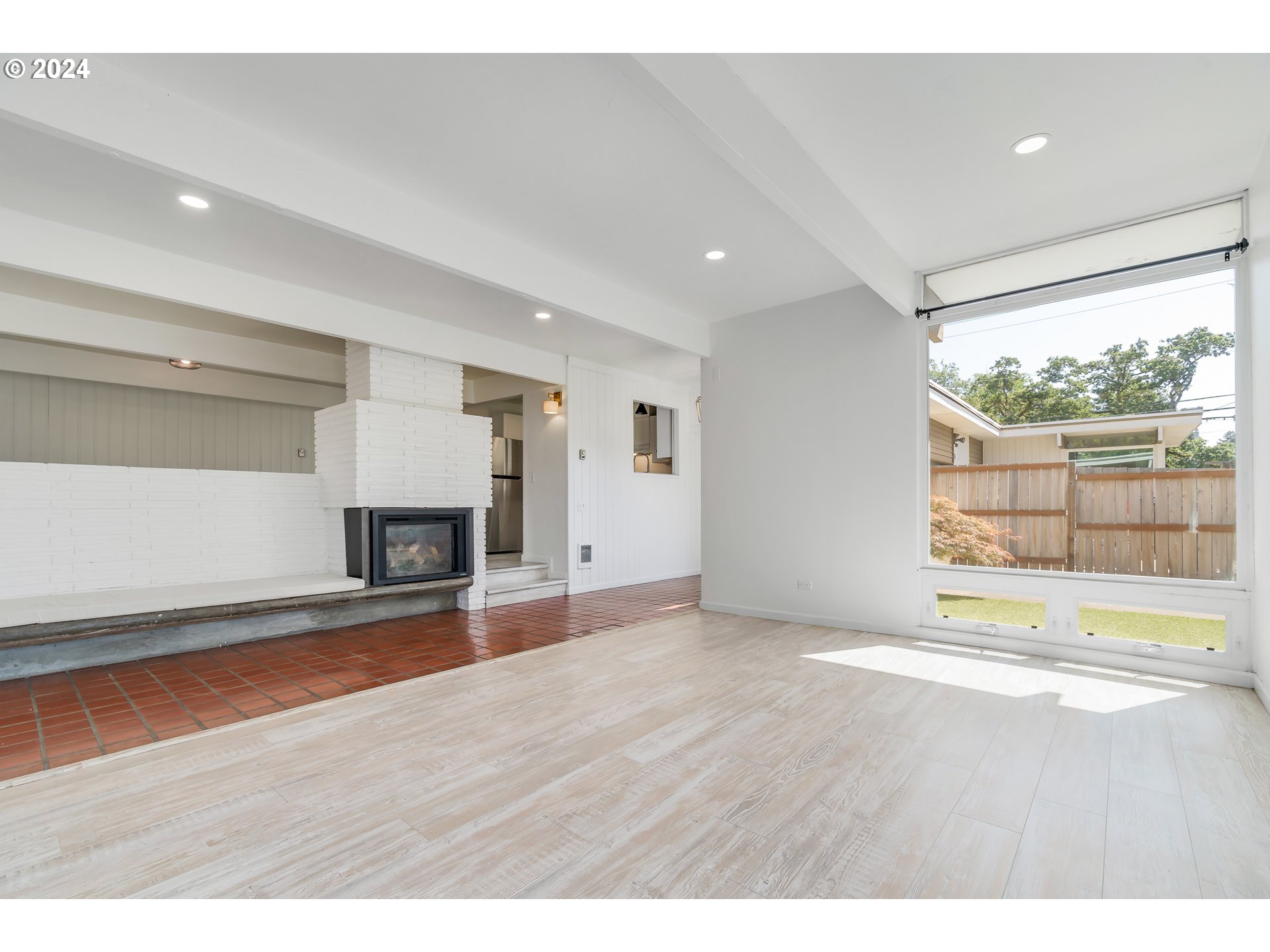 5 West 37th Avenue Eugene, OR 97405 - Photo 5 of 42 Living Room