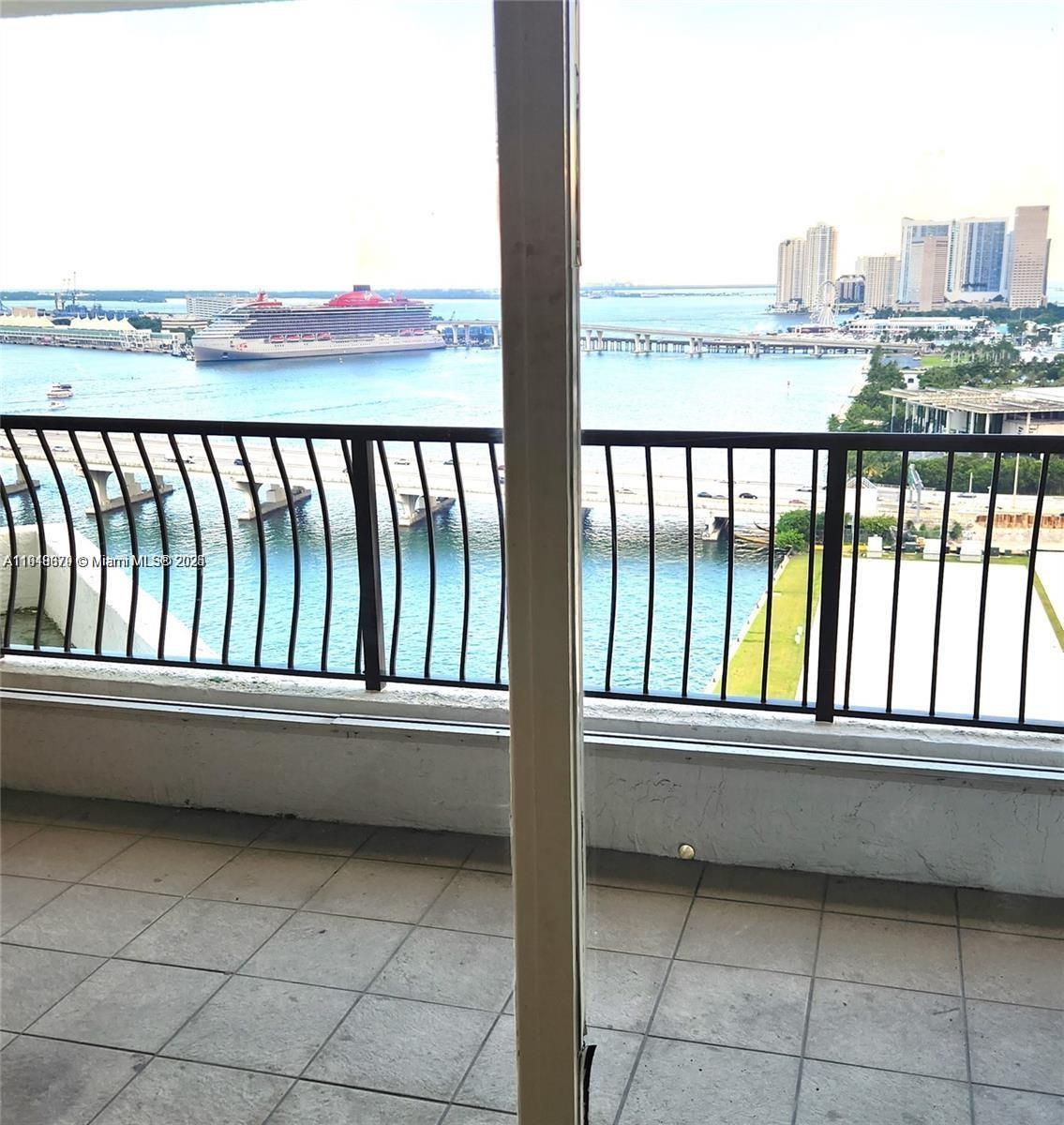 555 Northeast 15th Street, Unit 23J Miami, FL 33132 - Photo 10 of 20