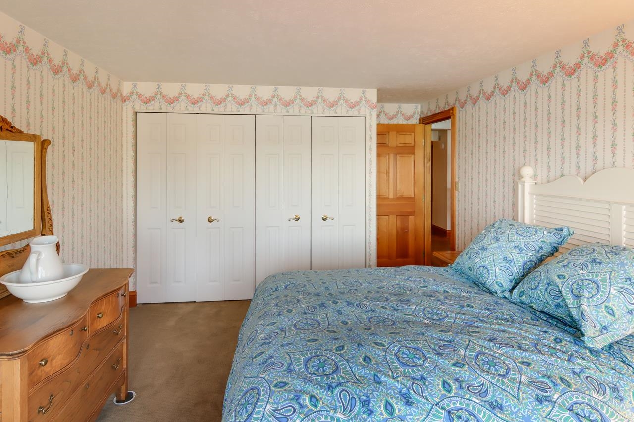 644 South Stony Point Road Suttons Bay, MI 49682 - Photo 53 of 79 1915495-52.JPG