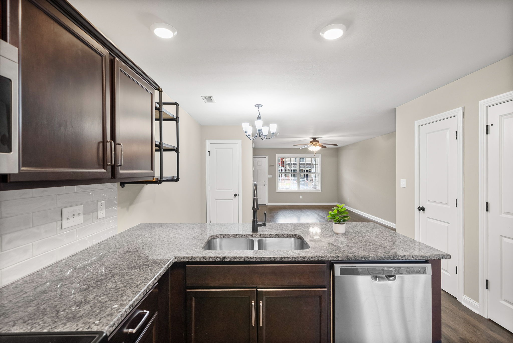 215 Alexander Boulevard Clarksville, TN 37040 - Photo 12 of 29