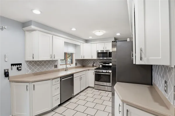 $299,900 | 79 Kaye Park Terrace, Gates, NY 14624