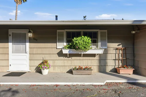 $1,049,000 | 834 Meadowsweet Drive, Corte Madera, CA 94925