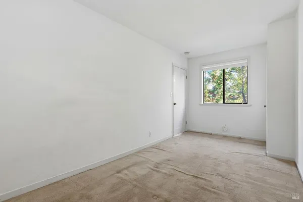 $1,049,000 | 834 Meadowsweet Drive, Corte Madera, CA 94925