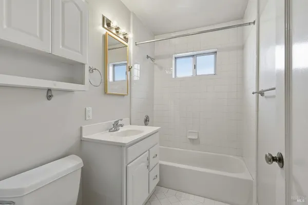 $1,049,000 | 834 Meadowsweet Drive, Corte Madera, CA 94925