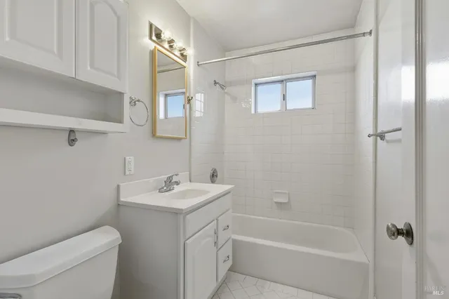 $1,119,000 | 834 Meadowsweet Drive, Corte Madera, CA 94925