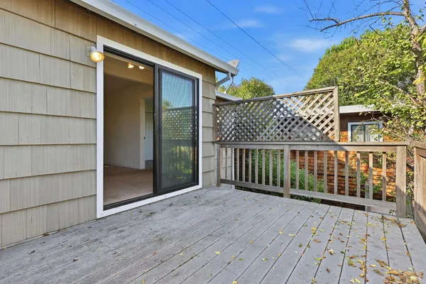 $1,049,000 | 834 Meadowsweet Drive, Corte Madera, CA 94925