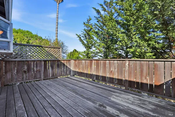 $1,049,000 | 834 Meadowsweet Drive, Corte Madera, CA 94925