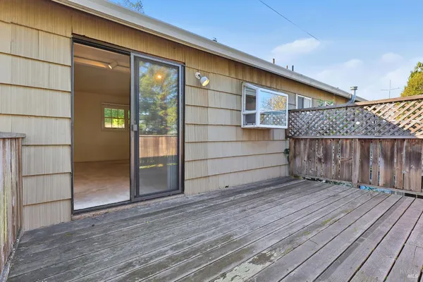 $1,049,000 | 834 Meadowsweet Drive, Corte Madera, CA 94925