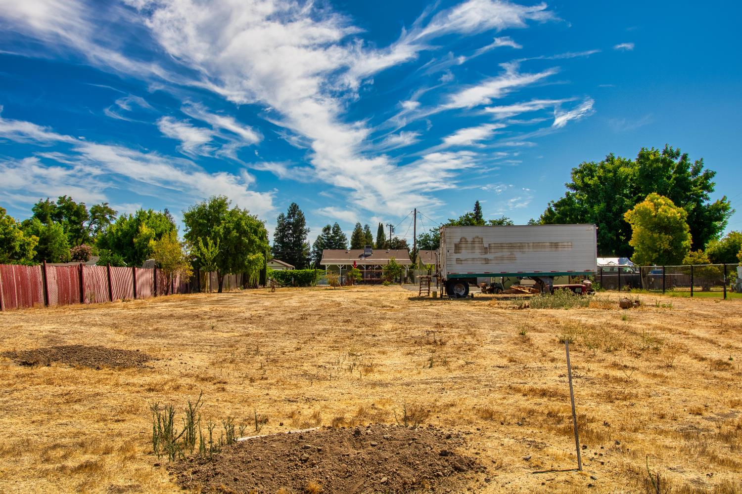 1639 Alpine Road Stockton, CA 95215 - Photo 32 of 96 a backyard of a house
