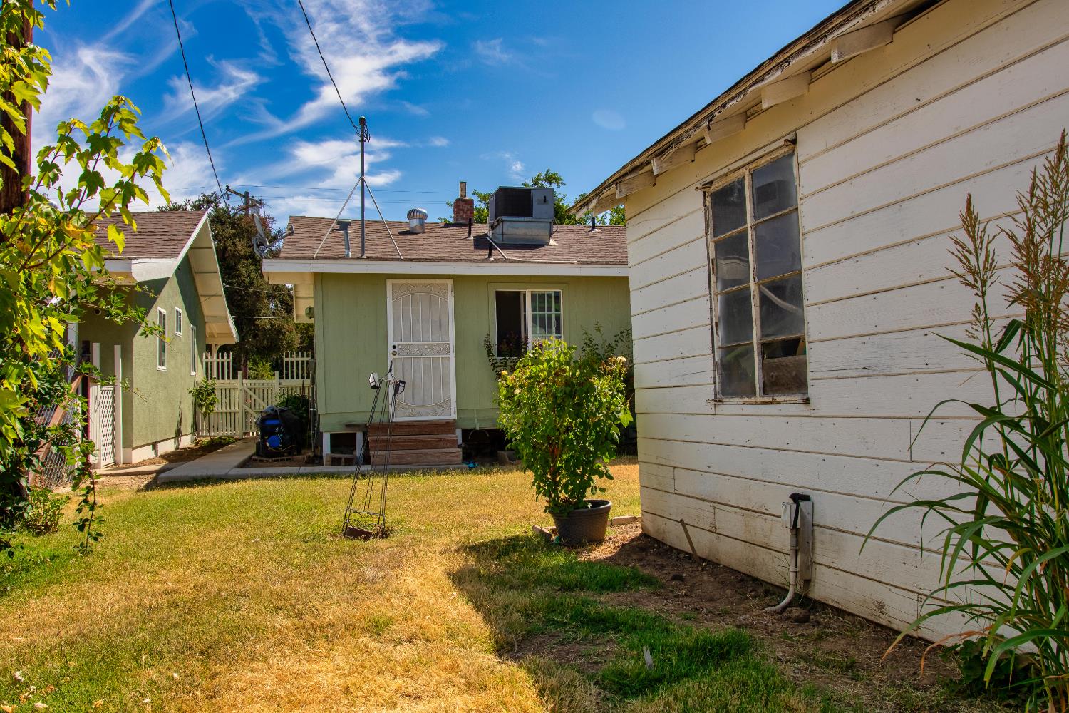 1639 Alpine Road Stockton, CA 95215 - Photo 42 of 96 a view of a house with a yard