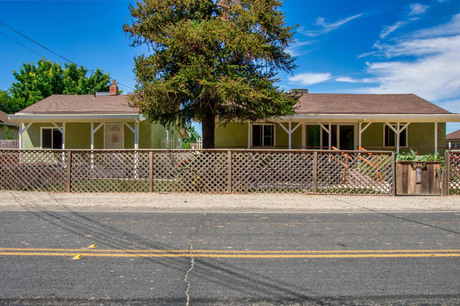 1639 Alpine Road Stockton, CA 95215 - Photo 45 of 96 a front view of a house
