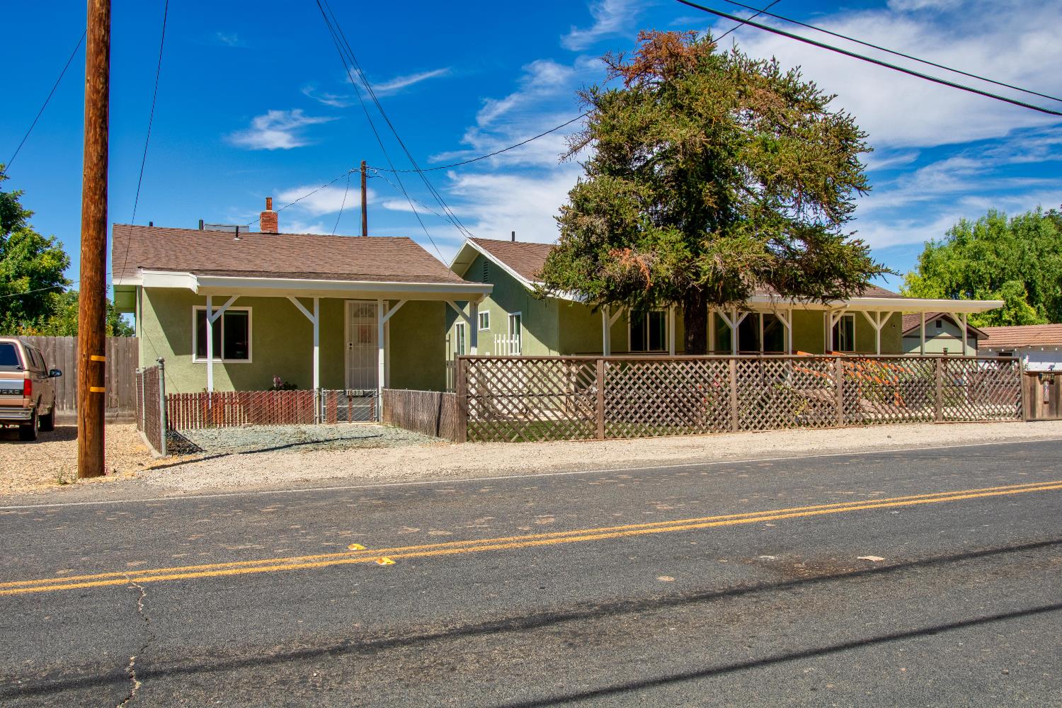 1639 Alpine Road Stockton, CA 95215 - Photo 47 of 96 a front view of a house with a garden