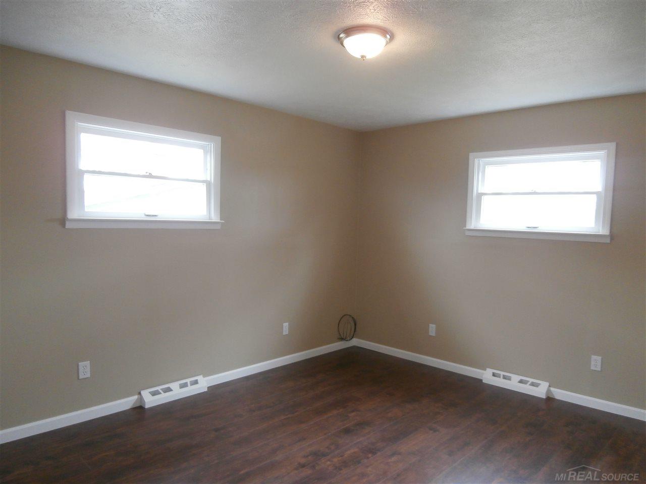 8495 South State Road Bancroft, MI 48414 - Photo 11 of 23 31237339-10.JPG
