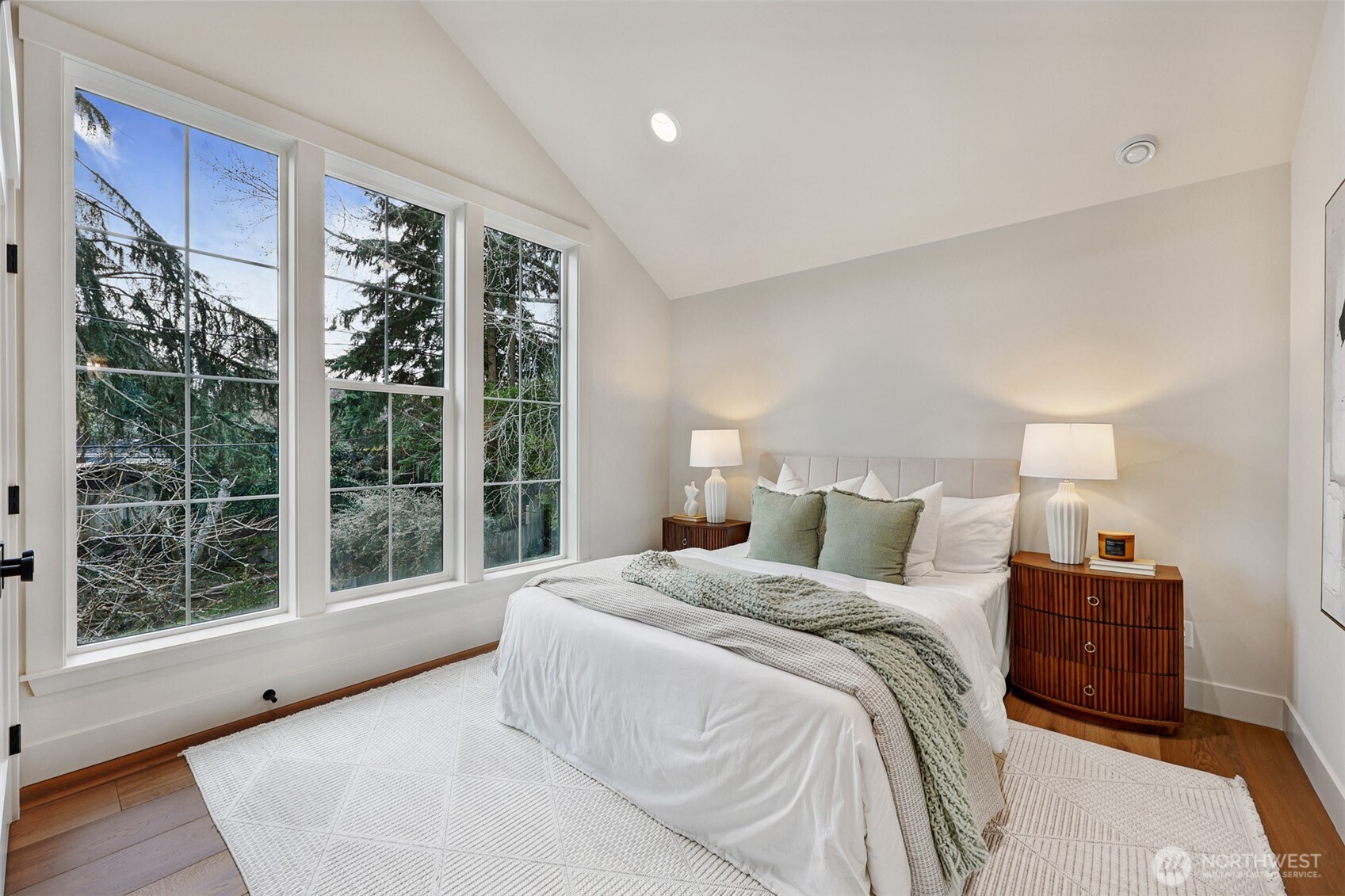 8217 22nd Place Northeast Seattle, WA 98115 - Photo 31 of 40