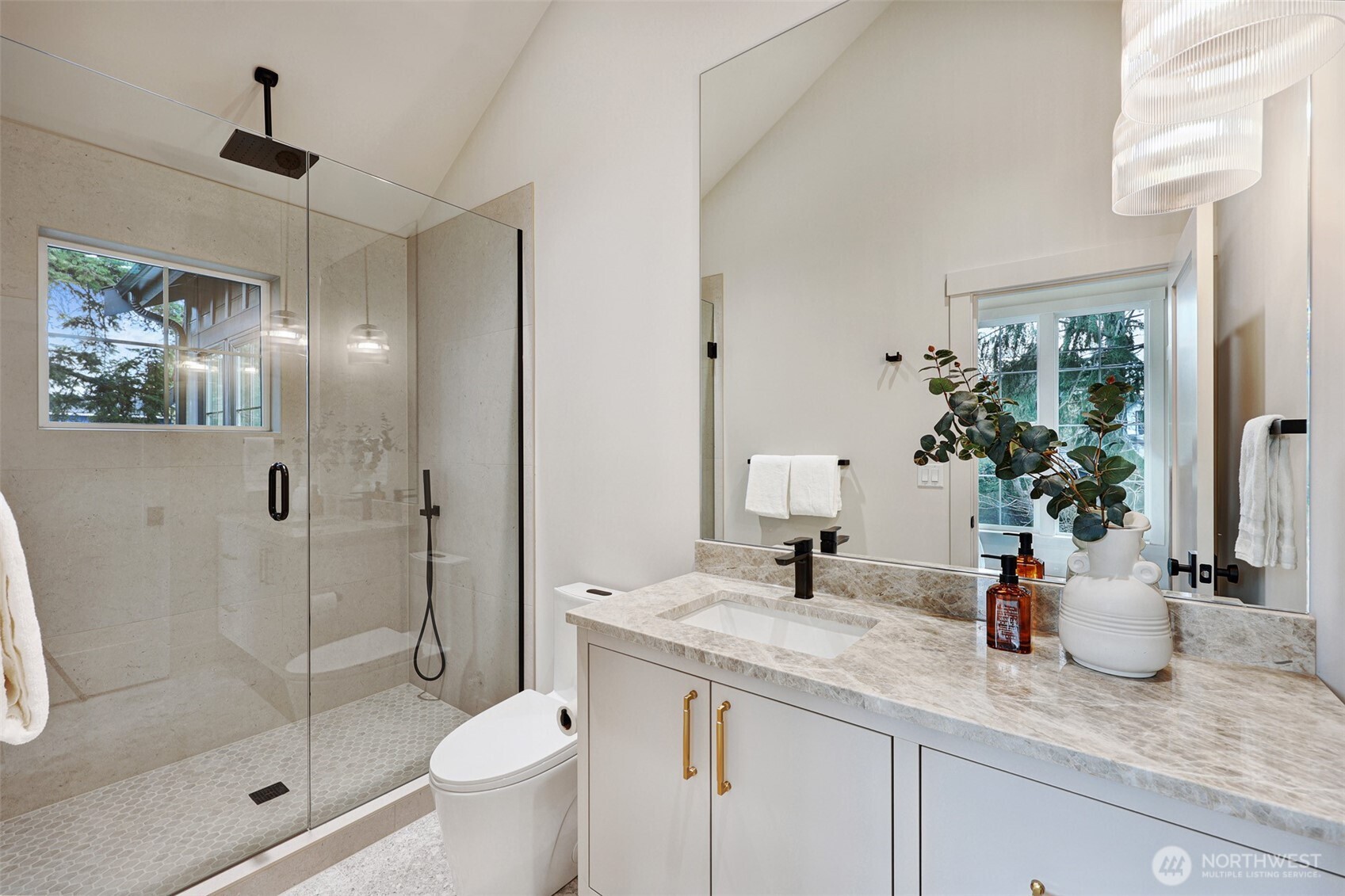 8217 22nd Place Northeast Seattle, WA 98115 - Photo 32 of 40