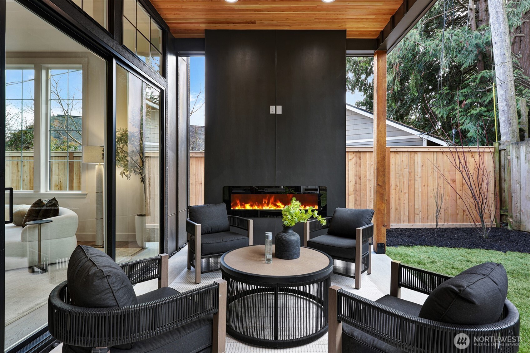 8217 22nd Place Northeast Seattle, WA 98115 - Photo 33 of 40