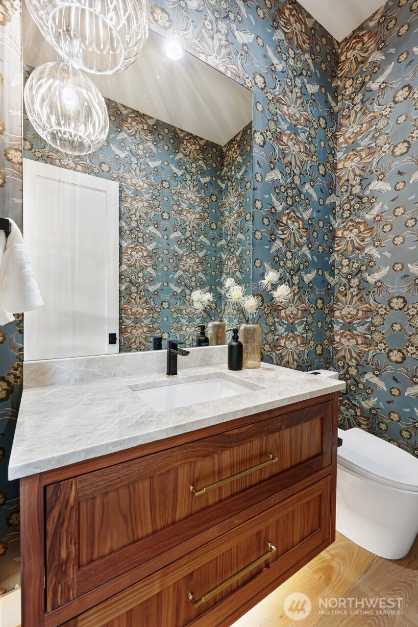 8217 22nd Place Northeast Seattle, WA 98115 - Photo 8 of 40