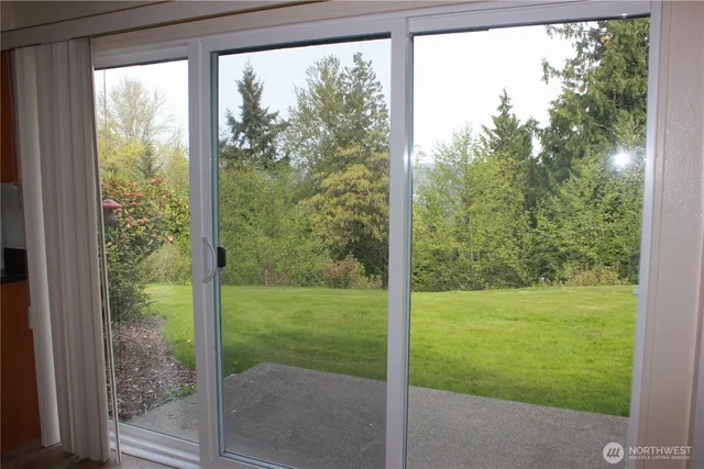 $2,725 | 17404 Northeast 27th Street, Redmond, WA 98052