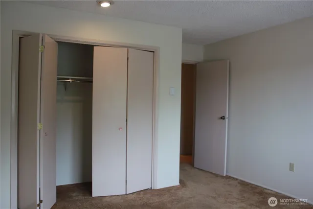 $2,725 | 17404 Northeast 27th Street, Redmond, WA 98052