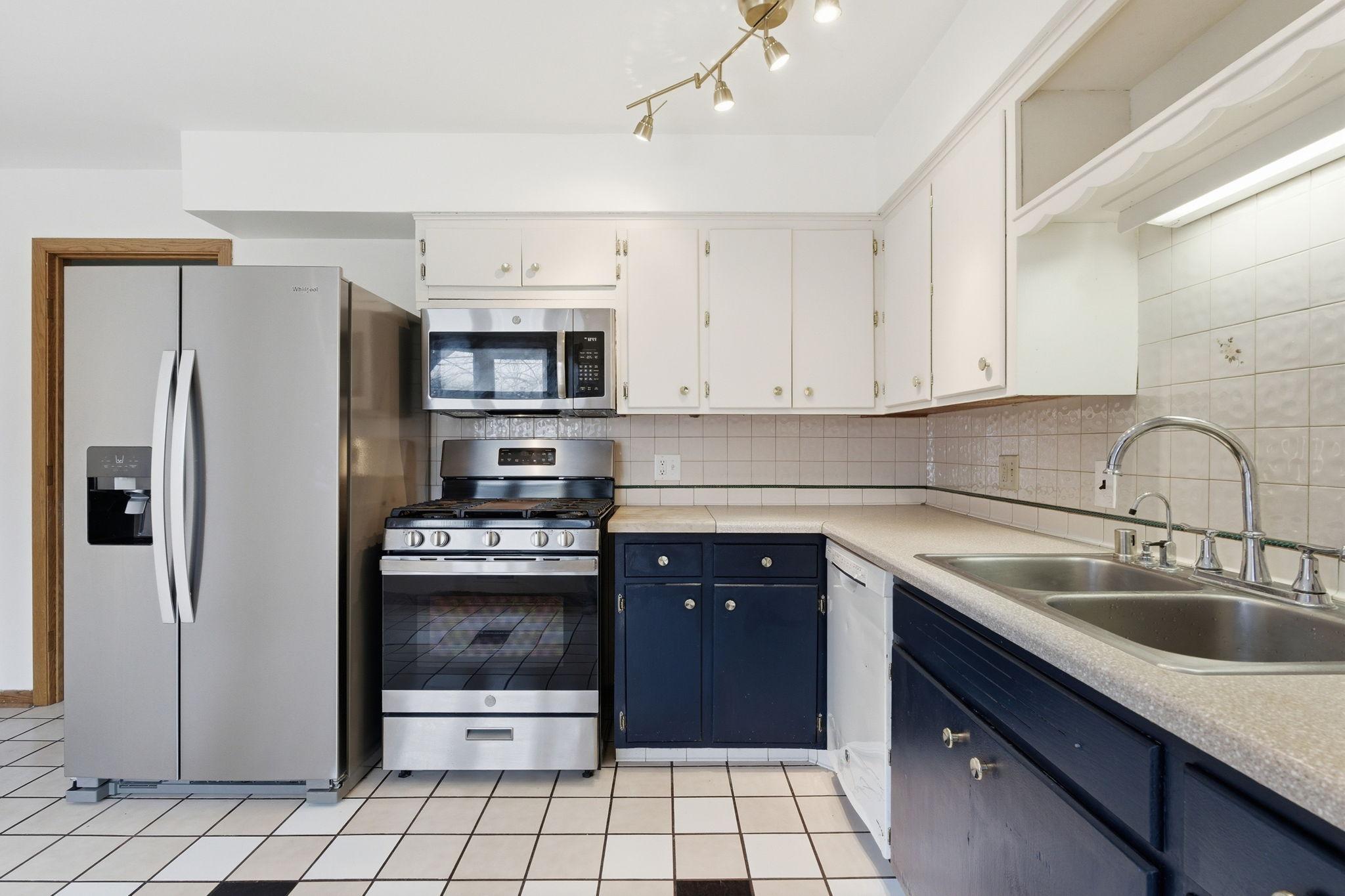 2082 Diffley Road Eagan, MN 55122 - Photo 20 of 37