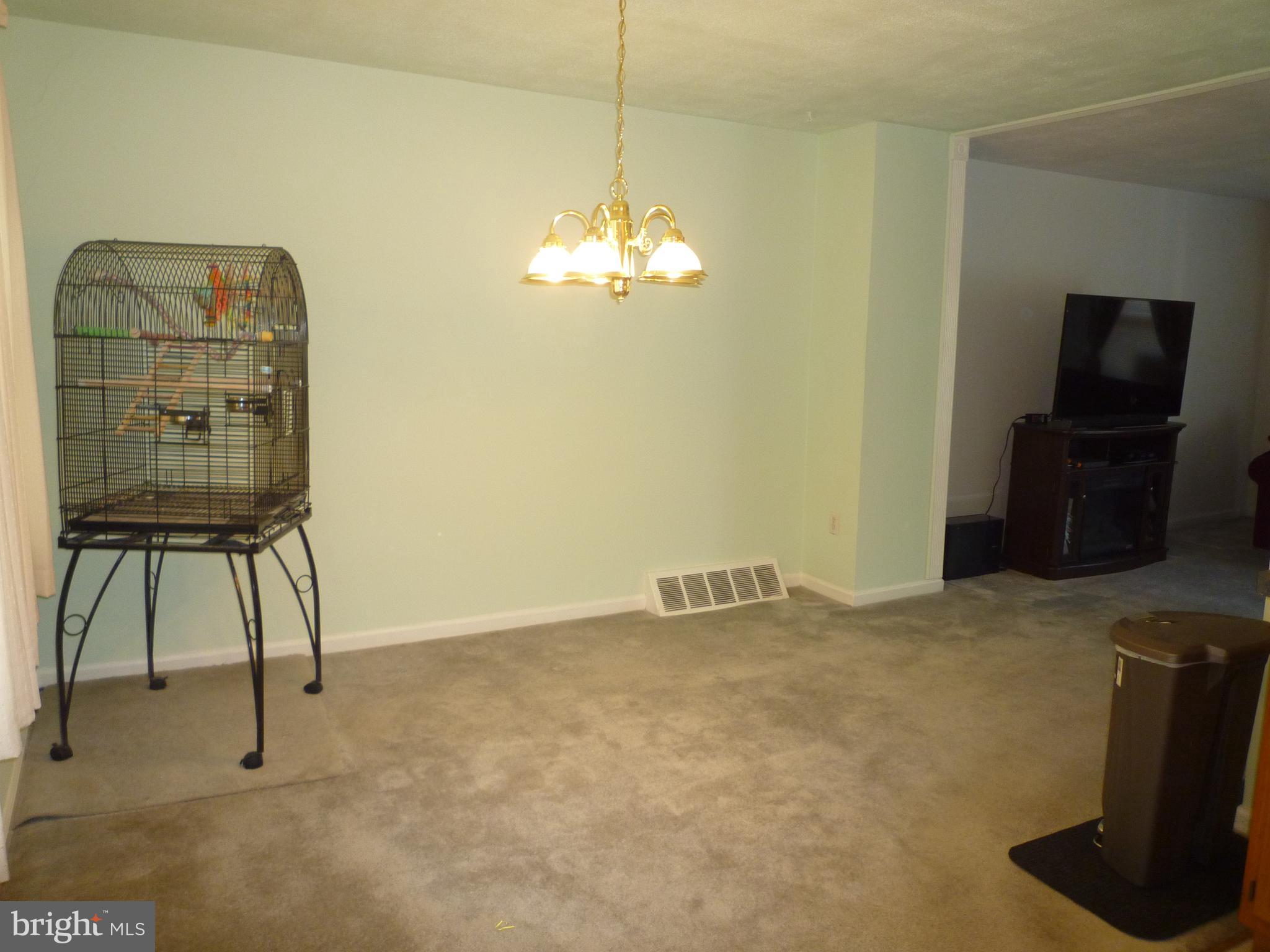 207 Southeastern Terrace Baltimore, MD 21221 - Photo 12 of 28 Dining Room