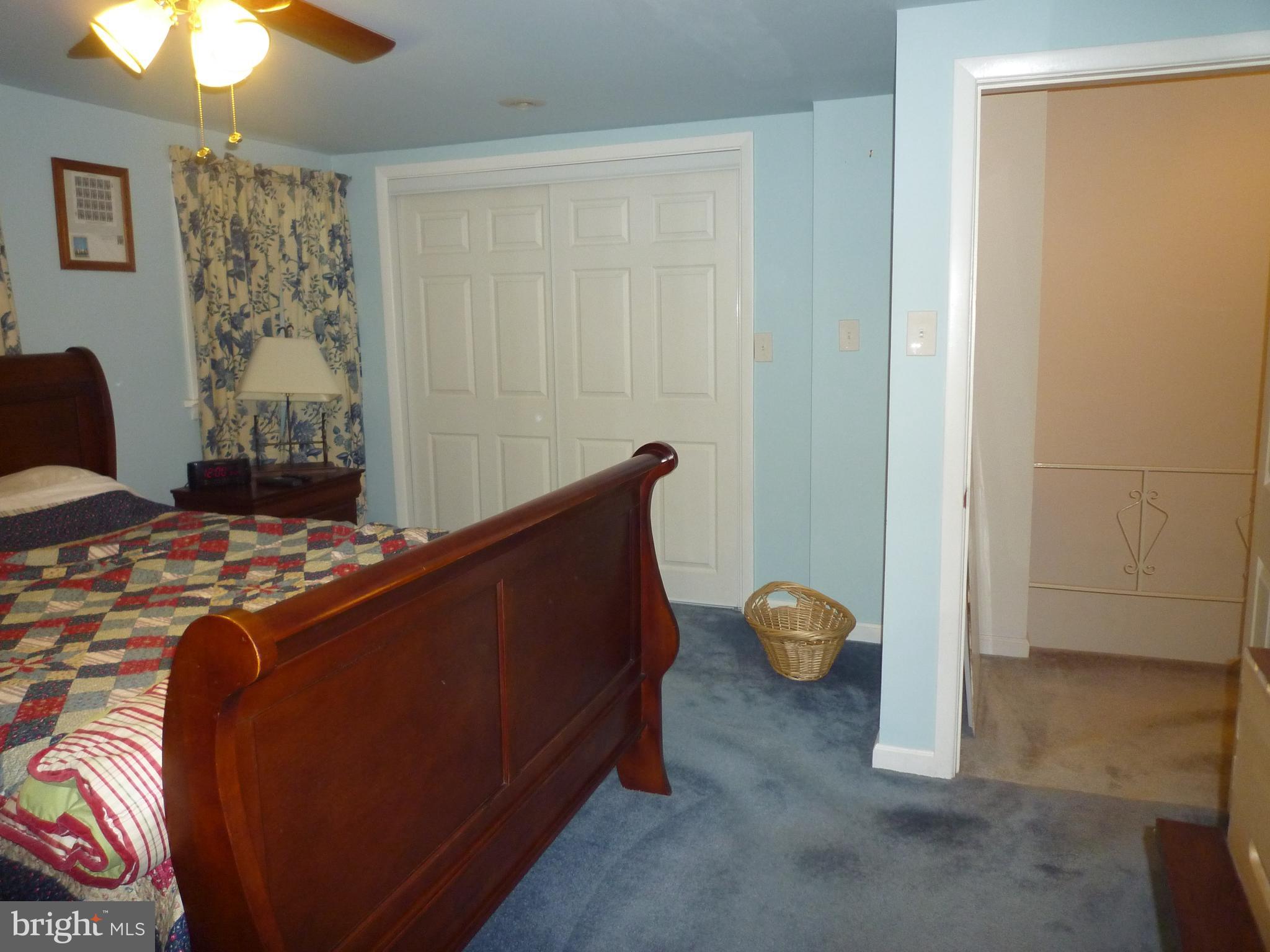 207 Southeastern Terrace Baltimore, MD 21221 - Photo 19 of 28 Front (double size) Bedroom
