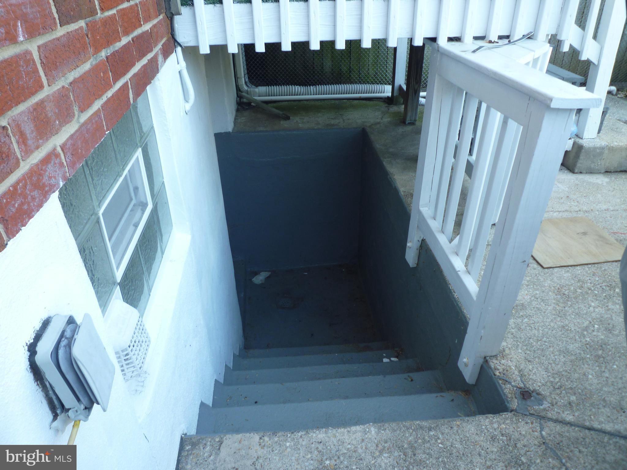 207 Southeastern Terrace Baltimore, MD 21221 - Photo 25 of 28 Basement Rear Access
