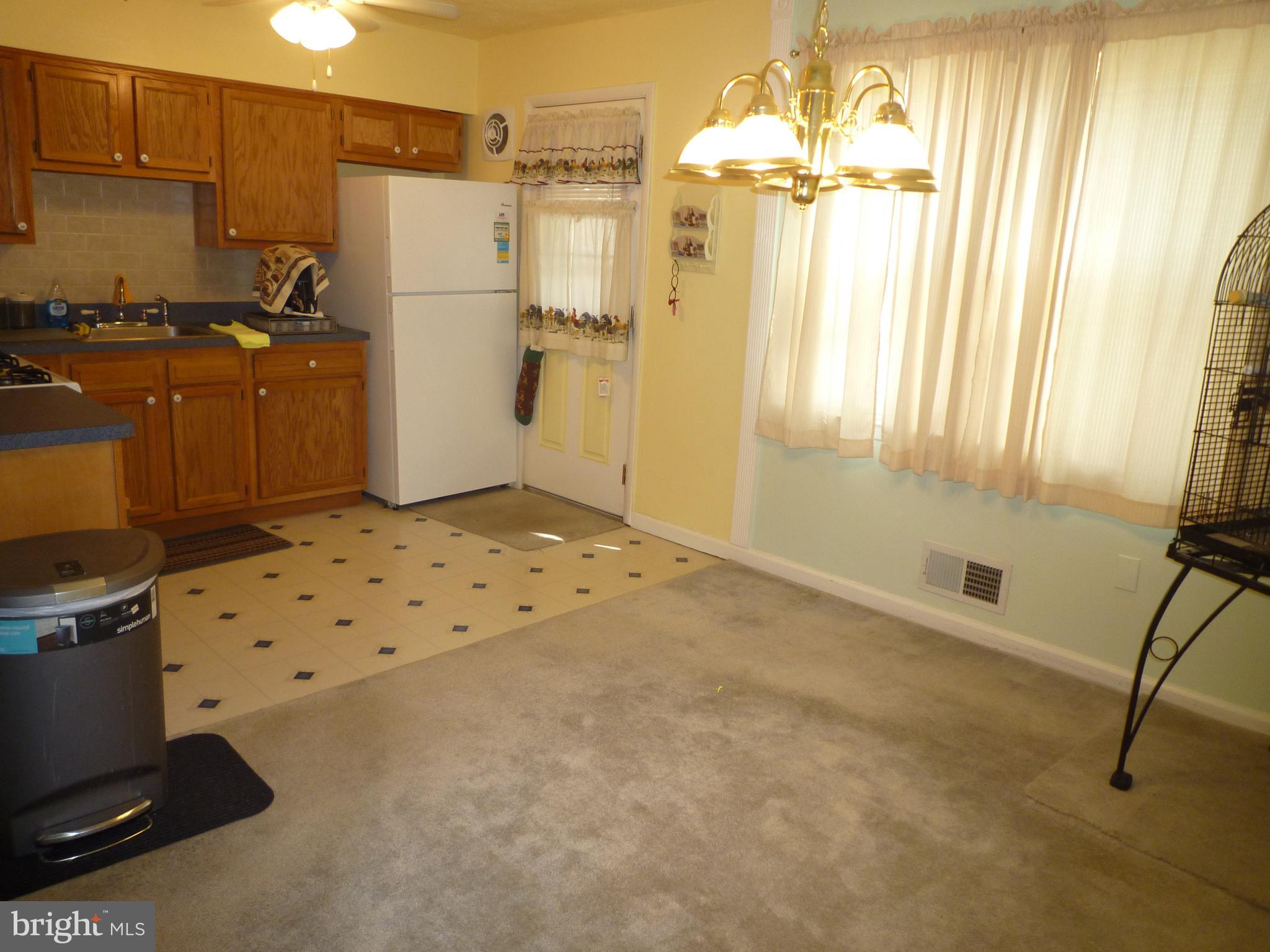 207 Southeastern Terrace Baltimore, MD 21221 - Photo 10 of 28 Dining Room/Kitchen