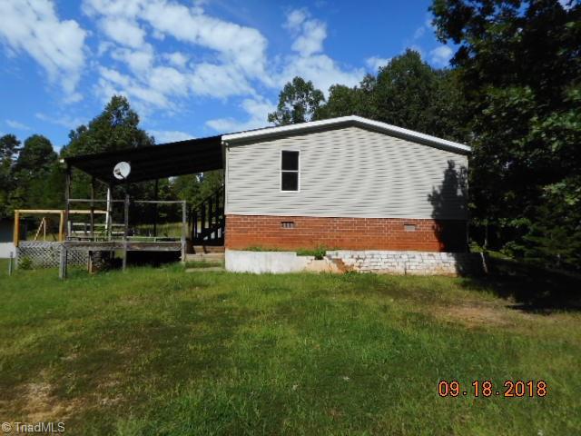 386 Michaels Road Mocksville, NC 27028 - Photo 3 of 17 Left Side