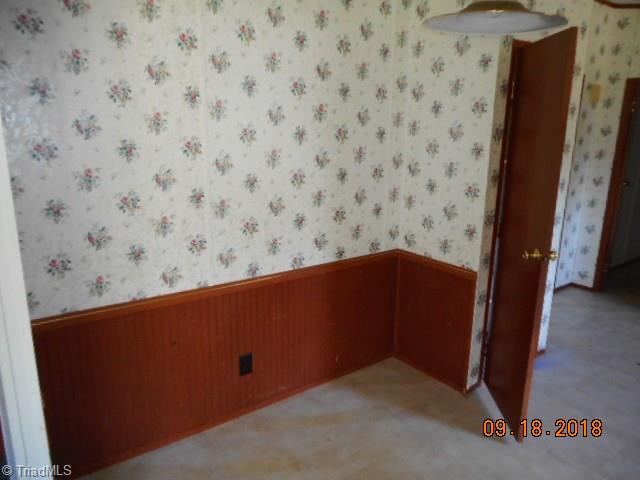 386 Michaels Road Mocksville, NC 27028 - Photo 8 of 17 Eating Area