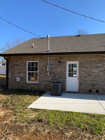 $1,100 | 807 Belmont Avenue, Unit E, Shelbyville, TN 37160