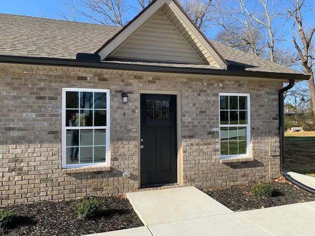 $1,100 | 807 Belmont Avenue, Unit E, Shelbyville, TN 37160