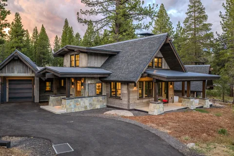 $6,300,000 | 561 Stewart McKay, Truckee, CA 96161