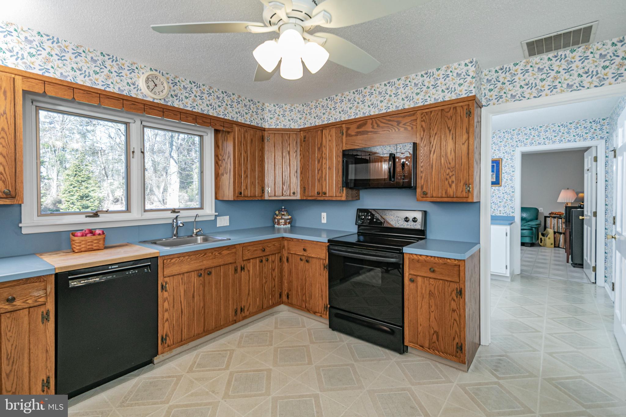 607 Scotch Road Pennington, NJ 08534 - Photo 15 of 36