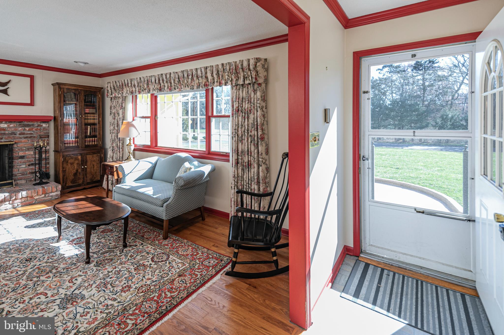 607 Scotch Road Pennington, NJ 08534 - Photo 3 of 36