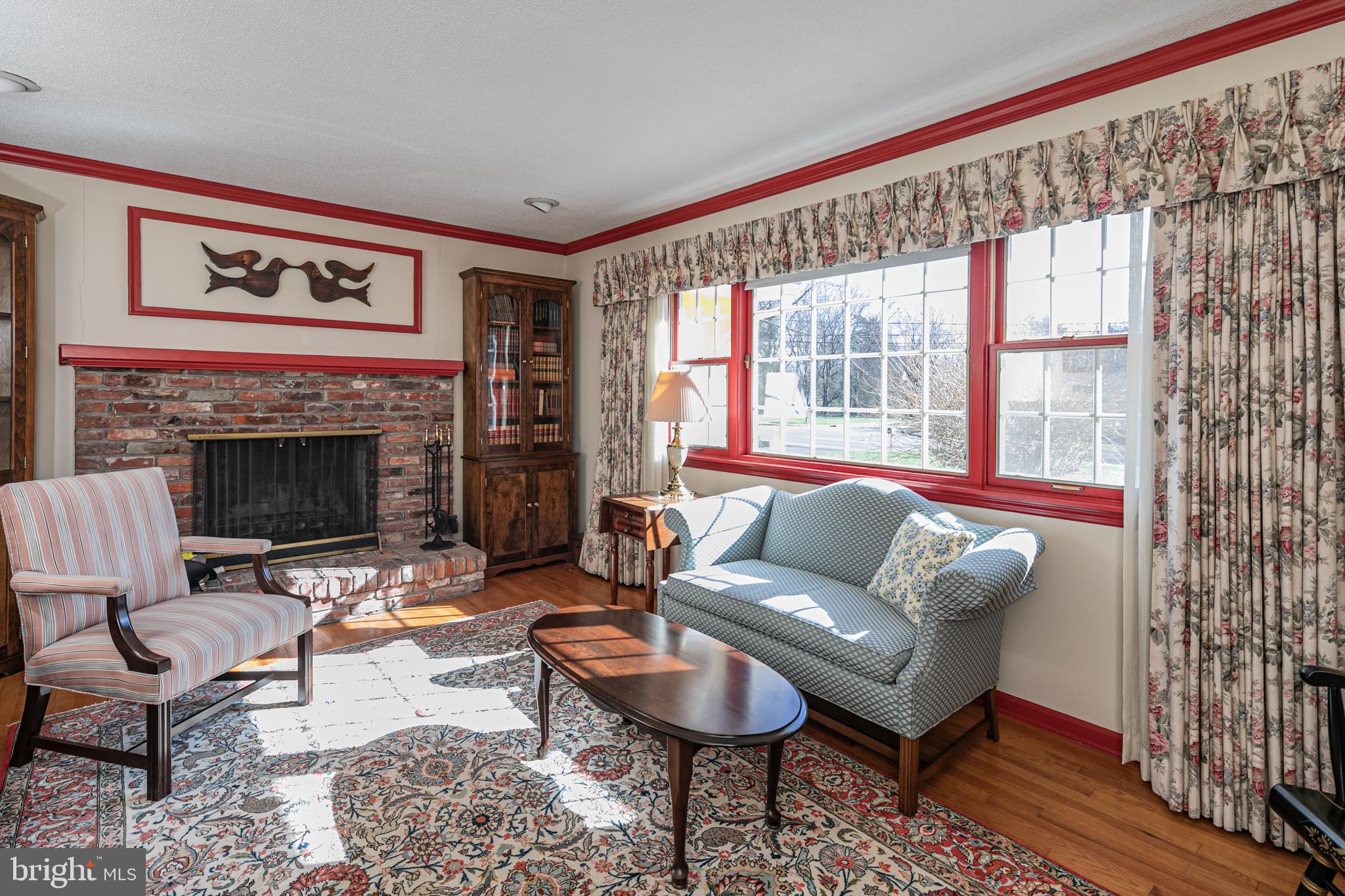 607 Scotch Road Pennington, NJ 08534 - Photo 5 of 36