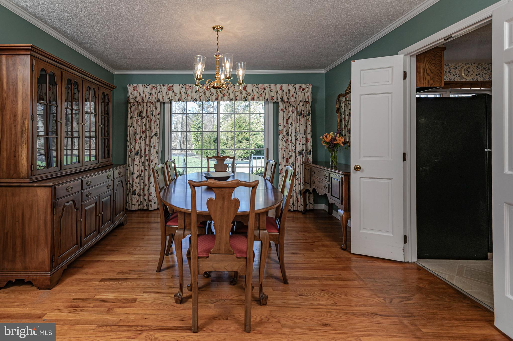 607 Scotch Road Pennington, NJ 08534 - Photo 9 of 36