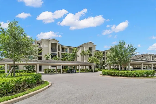 $2,600 | 17520 Gawthrop Drive, Unit 303, Bradenton, FL 34211